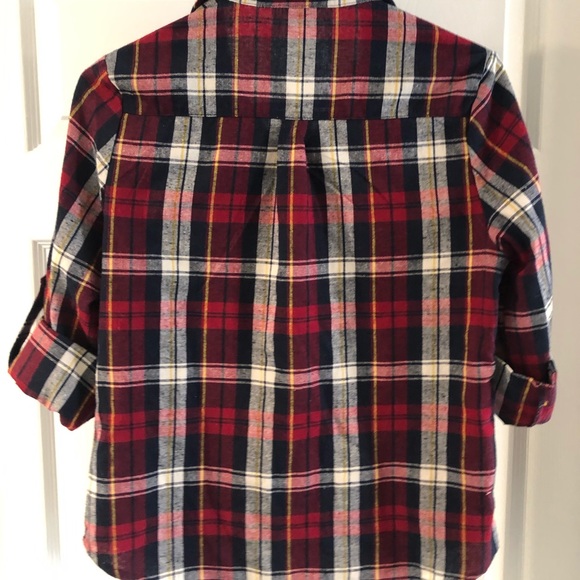 Stylish button-down. - Picture 2 of 3